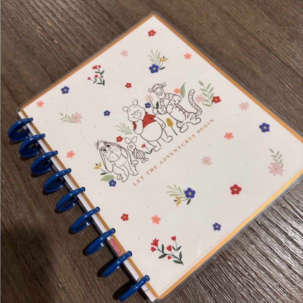 Disney Winnie the Pooh Adventure planner with Blue rings
Undated 12month